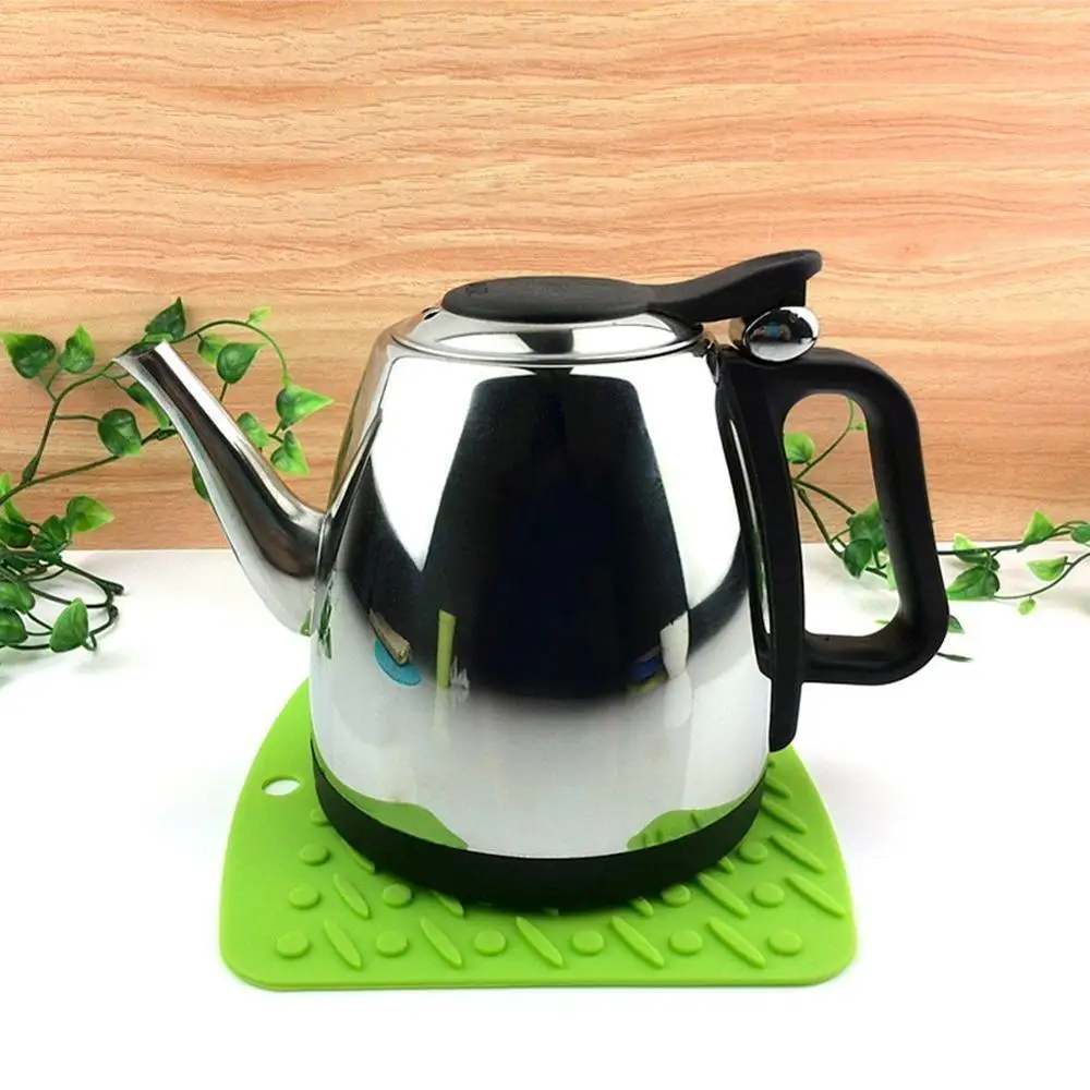 New Design Silicone Square Pot Holders Table Mat Spoon Rest and Garlic Peeler Non-Slip, Flexible, Durable, Heat Resistant