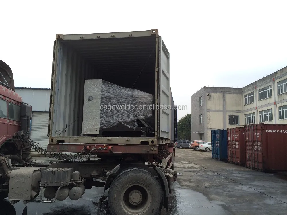 Automatic snap band riveting machine