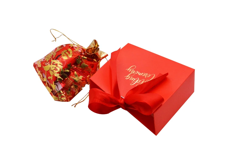 
China Manufactures small White Luxury Carrier Wedding jewelry candy Custom Logo Printed Paper Gift Bag With Handle and ribbon 