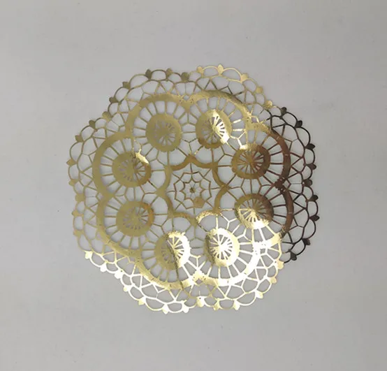 Free sample disposable paper products food grade decorative lace paper mats party colored cake doilies with lace