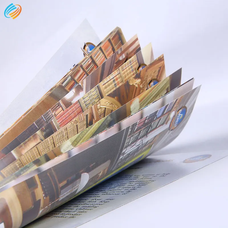 Бесплатный образец 157gsm художественная бумага Косметический Каталог/брошюра дизайн печать услуги