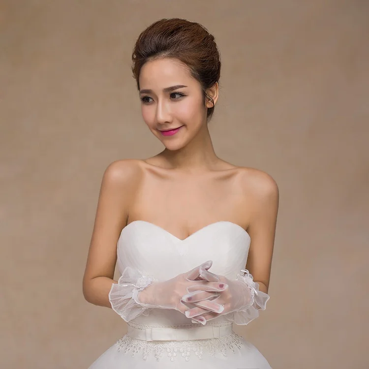 
short tulle wedding gloves 
