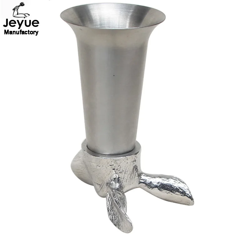 Best quality personalized rabbit shape tempered  shot glass for souvenir