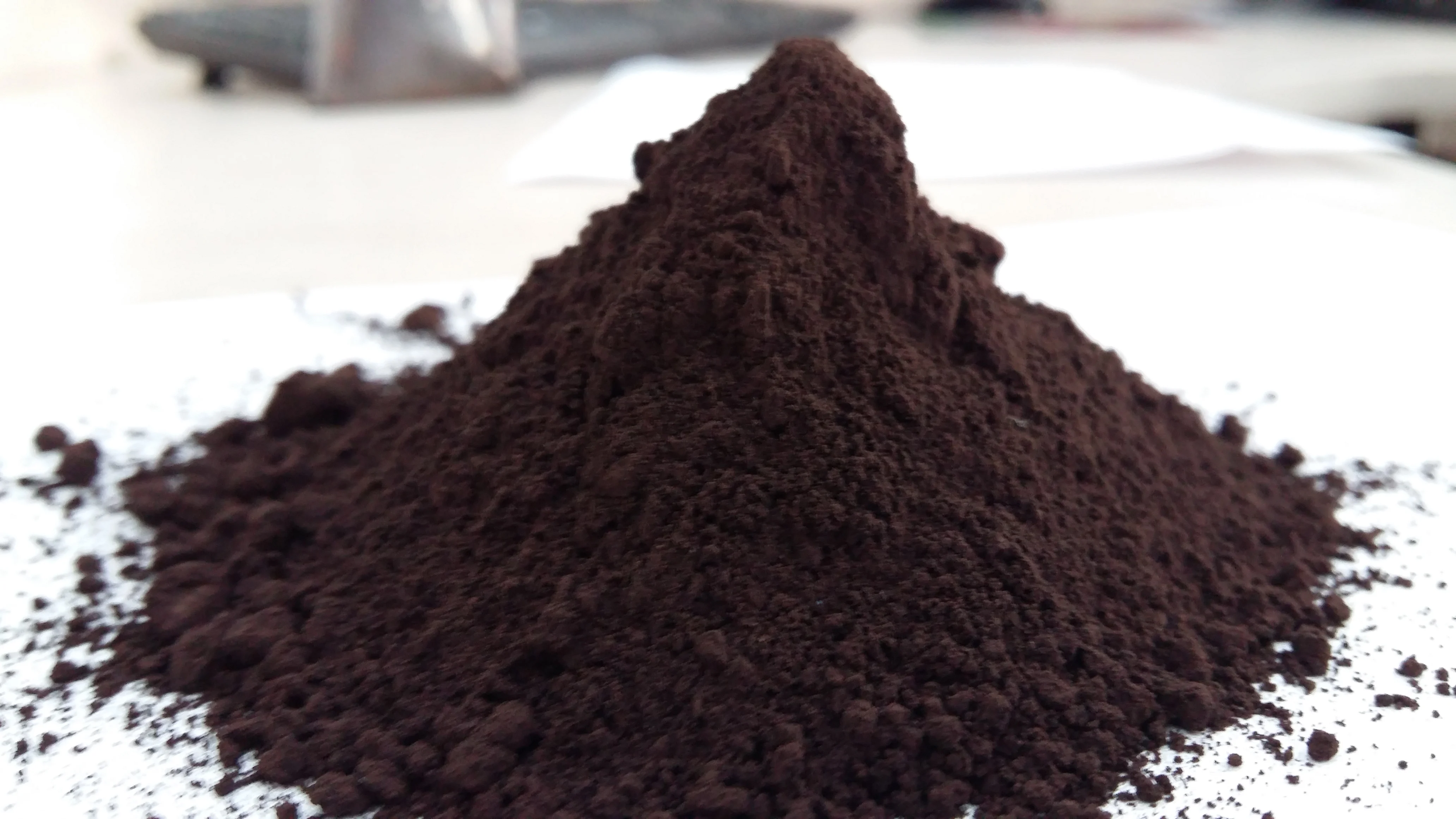 Iron oxide brown for coating paint and paving brick industry price