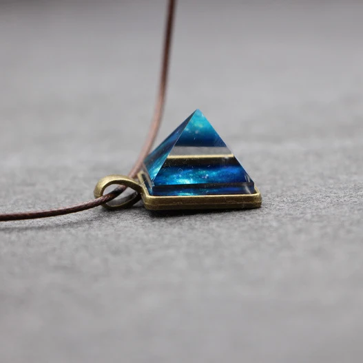 2017 Glowing Crystal Glow in the Dark Pyramid Pendant Outer Space Star Dust Necklace Triangle Geometric Magic Necklace
