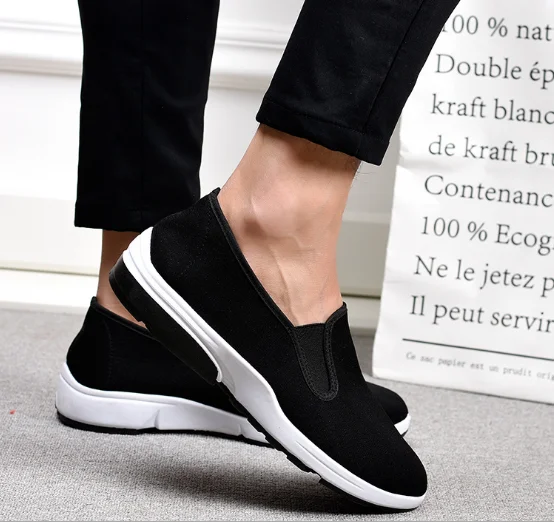New design factory wholesale custom casual fashion lazy person canvas soft sole slip-On flat comfortable men canvas shoes