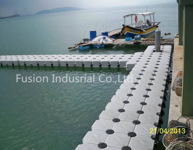 Custom Logo HDPE Plastic Cube 50X50X40cm  FLoating Dock Platform For Inflatable Pontoon Boat With Certificate