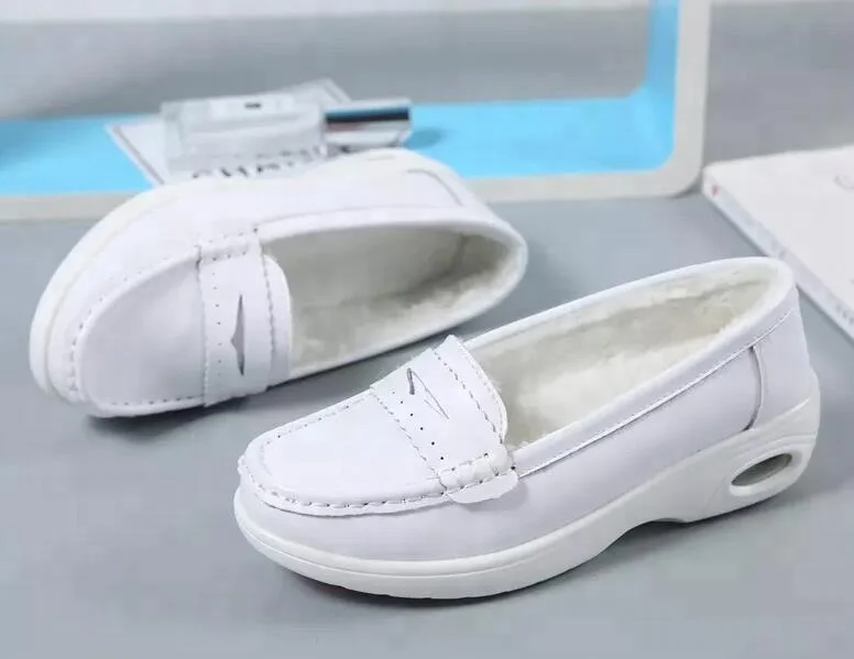 Latest style hospital comfortable white nurse clog for hospital and beauty salon