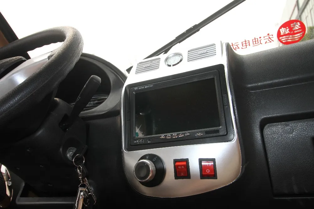 China factory direct supply new cheapest 4 wheel electric car/electric personal transport vehicle