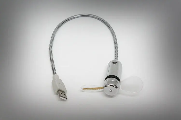 Светодиодные часы с вентилятором и питанием от USB