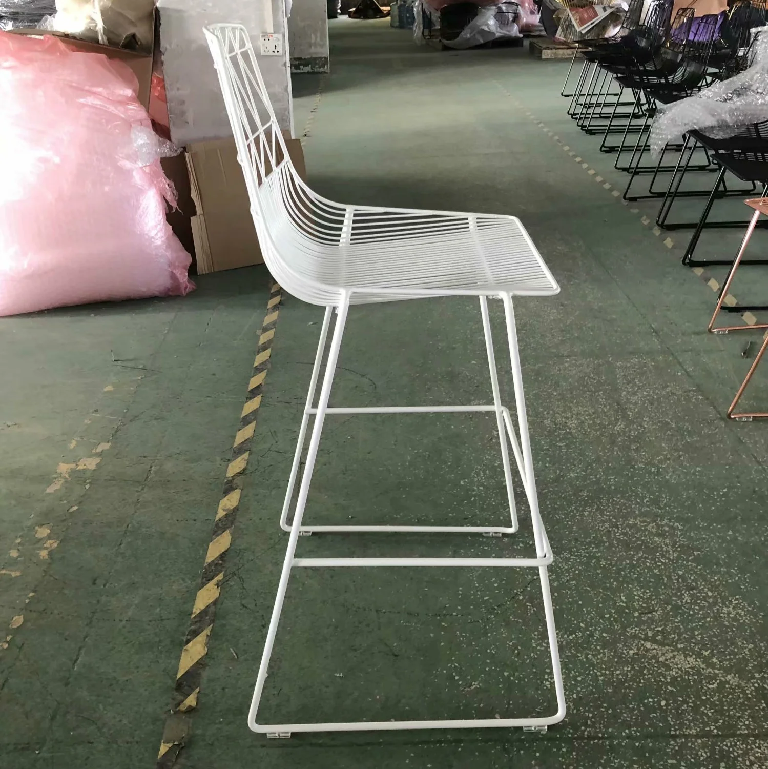 Indoor Wholesale Restaurant Chairs Cafe Chairs Bar Stool with Wire Frame on Sale YT0M15