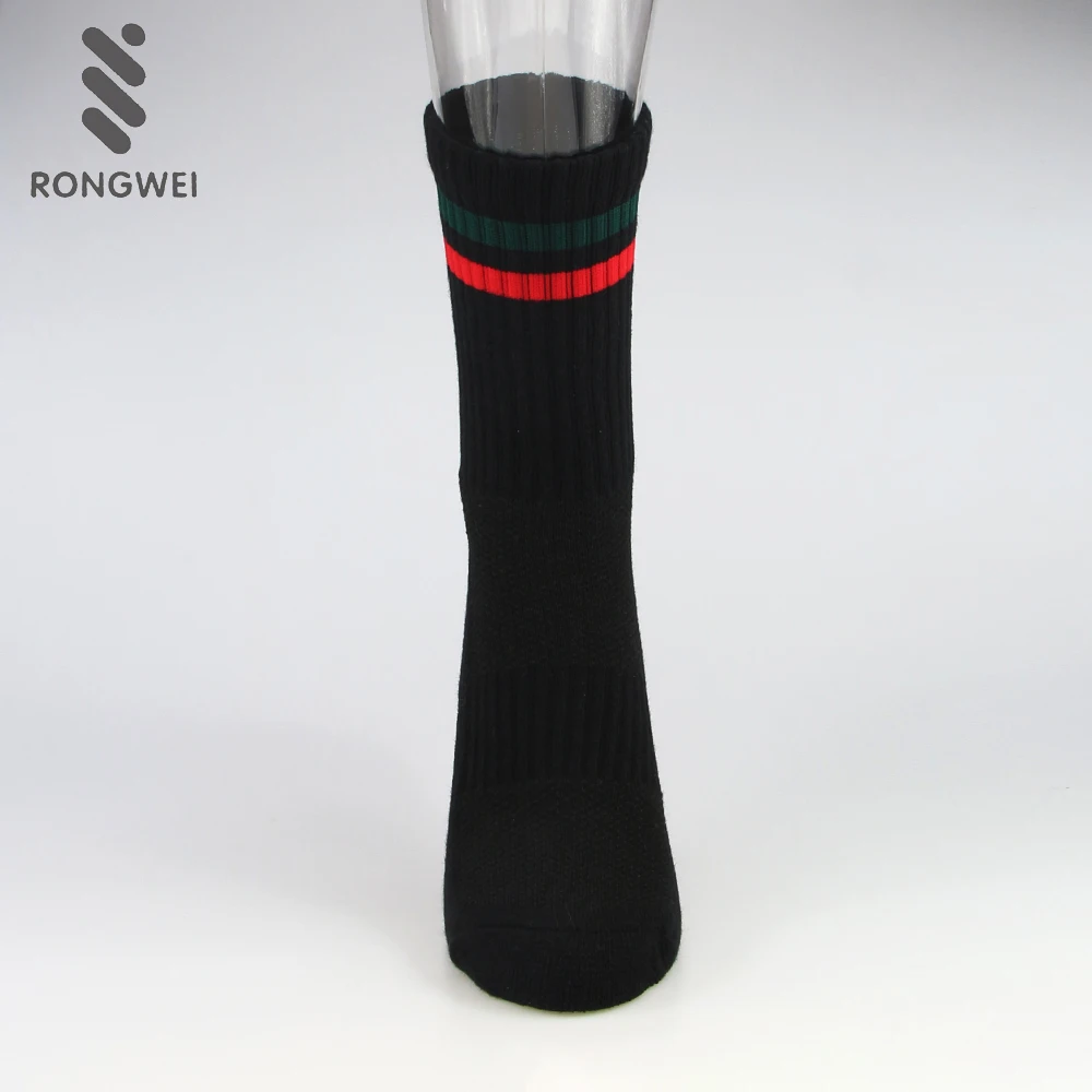 Low price guaranteed quality black socks and custom man branded socks