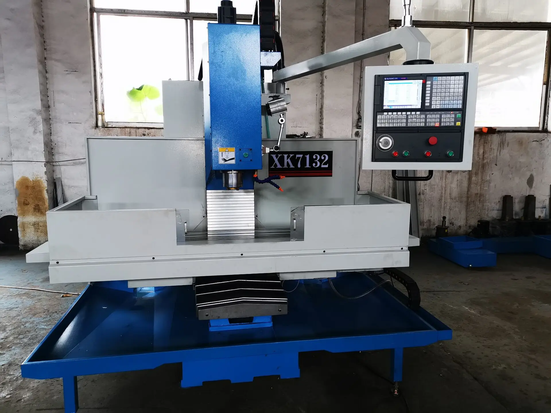 Фрезерный станок с ЧПУ XK7132 с ATC для продажи