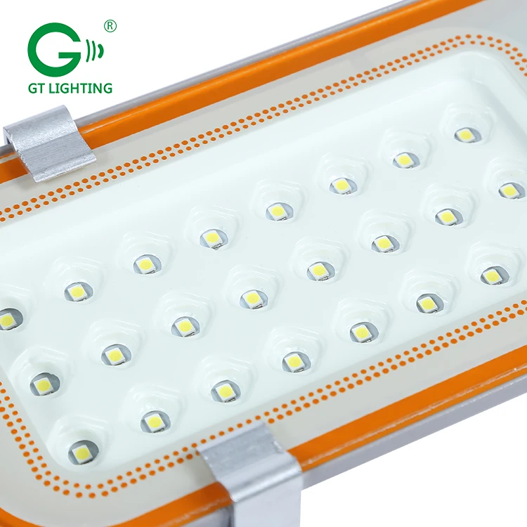 Outdoor waterproof ip66 24watt 50watt 70watt 100watt remote control solar led street light