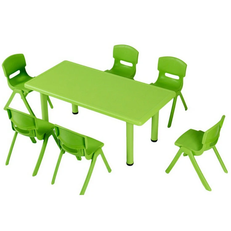 Пластиковый детский стол и стулья