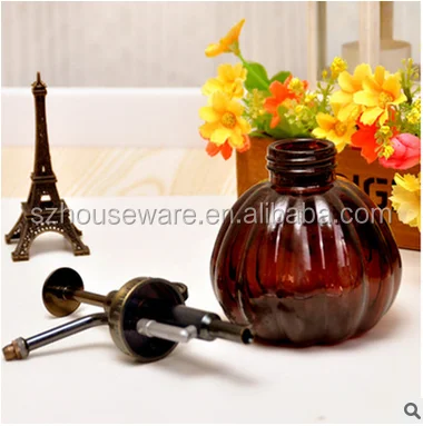 Manufacturers supply custom vintage pumpkin shape glass trumpet watering can, watering gardening tools