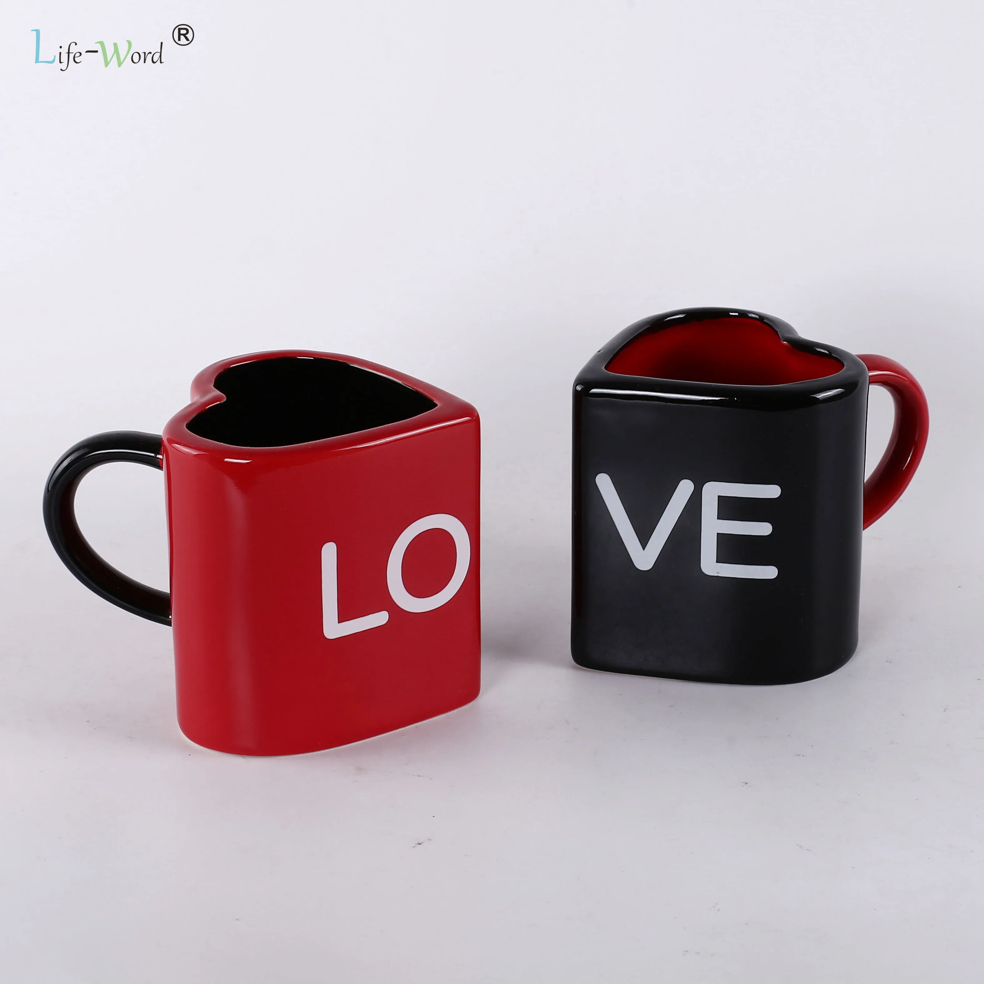 Подарок на день Святого Валентина оптовая продажа креативный Европейский логотип кофейная чашка в форме сердца Пара керамических кружек красном и черном цветах