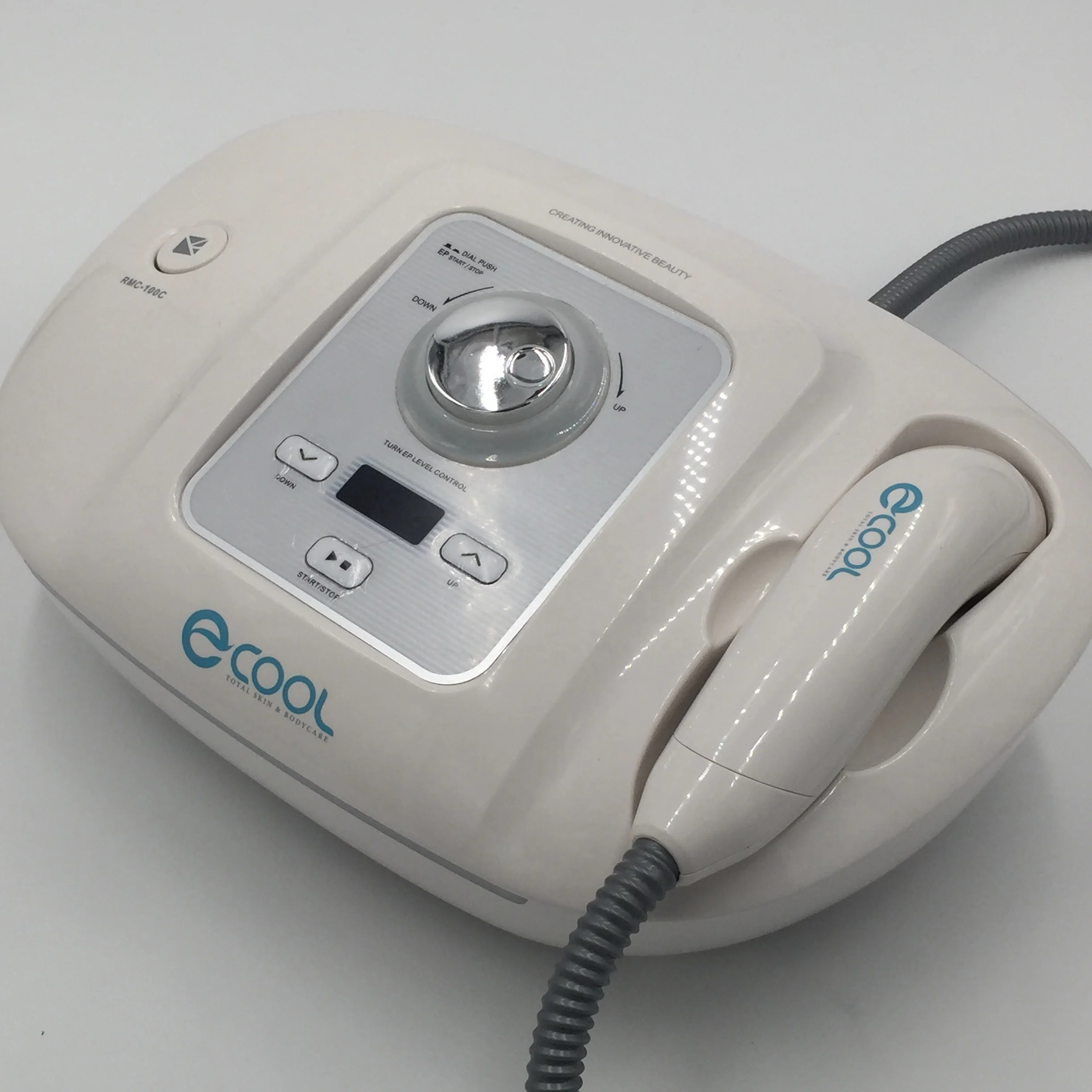 Best Selling 2019 portable facial electroporation and cooling machine Korea aesthetic device