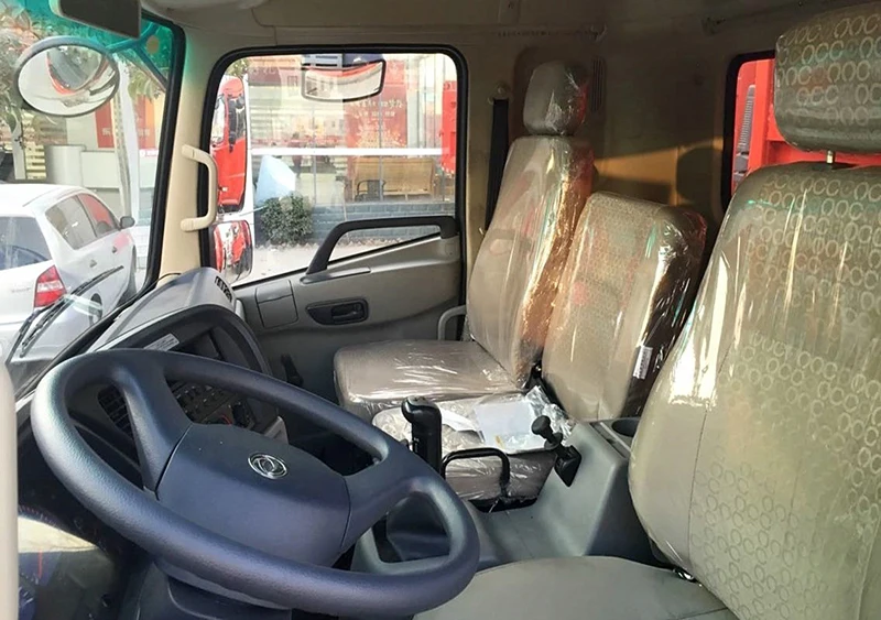 Dongfeng 8 Wheel Tipper 20 Ton Capacity 3 Axle (Tri Axle) Dump Truck