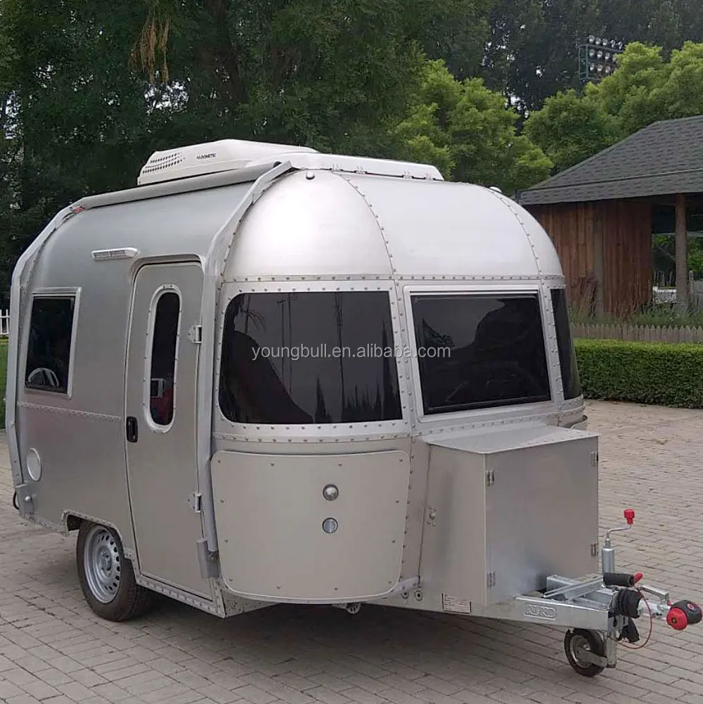 Vintage caravan with shower room and bathtub