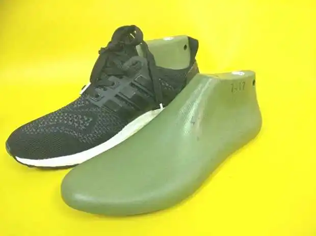 Man Boos Unisex sports running plastic shoes lasts