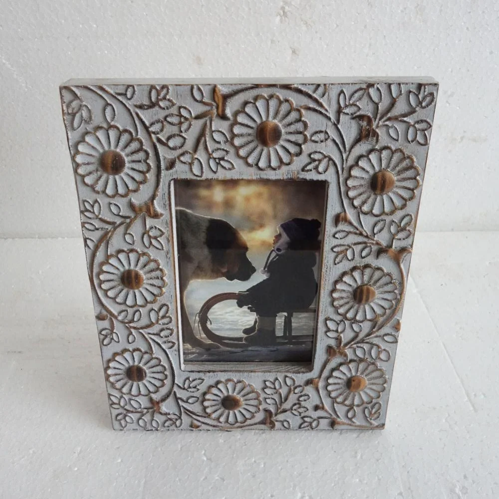 
Good Selling Traditional Flower Sculpture Photo Frame 