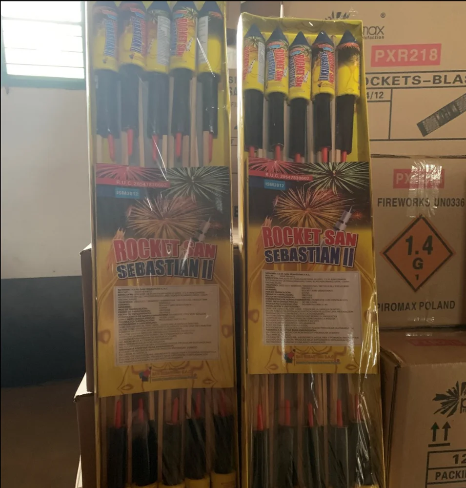 W111-8 8OZ Assorted High Quality Red Devil Outside Flying Rocket Liuyang Global Fireworks