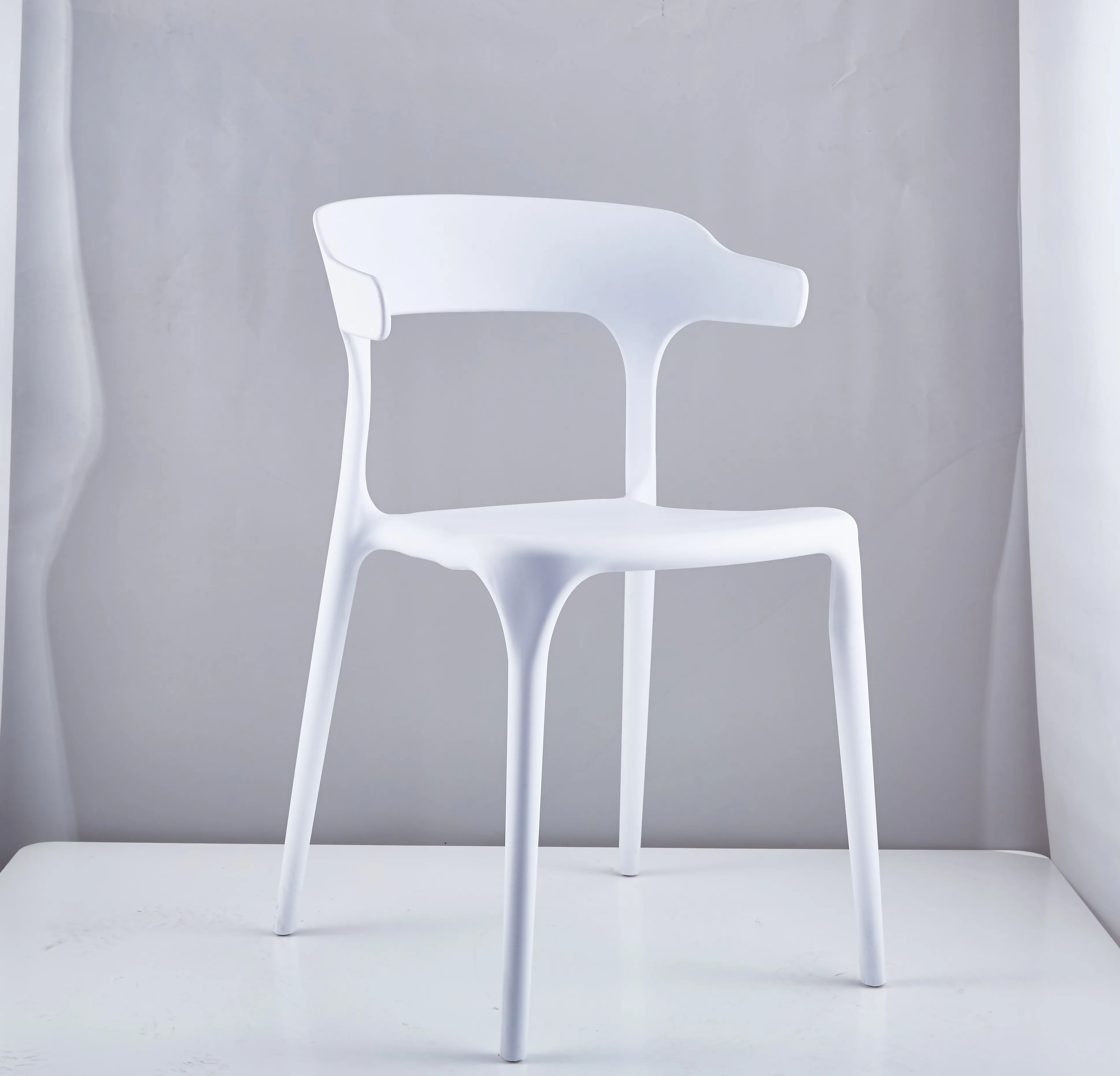 
Hotel Coffee Restaurant Stackable Outdoor Chairs Plastic Dining Chair 