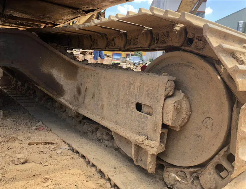 Used Japan small excavator kato HD450-7 mini excavator with diesel engine and original paint for sale