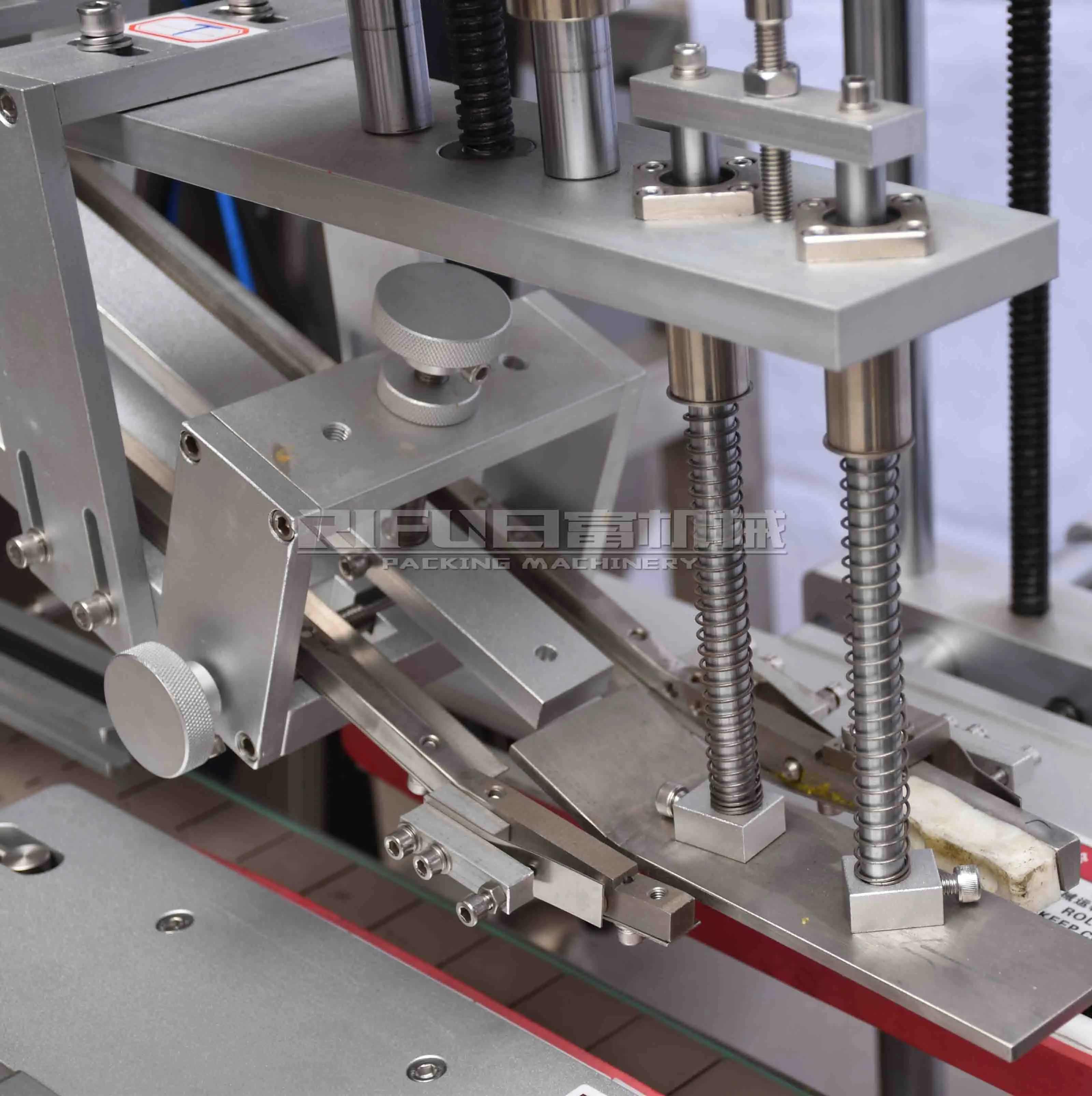 manual glass jar cap lock machine/bottle twist off cap vacuum capper machine