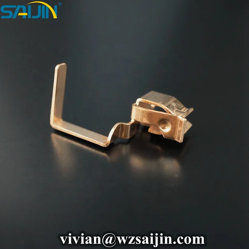 Для использования в жилых и универсальных помещениях и номинального тока 15 А, металлический удлинитель