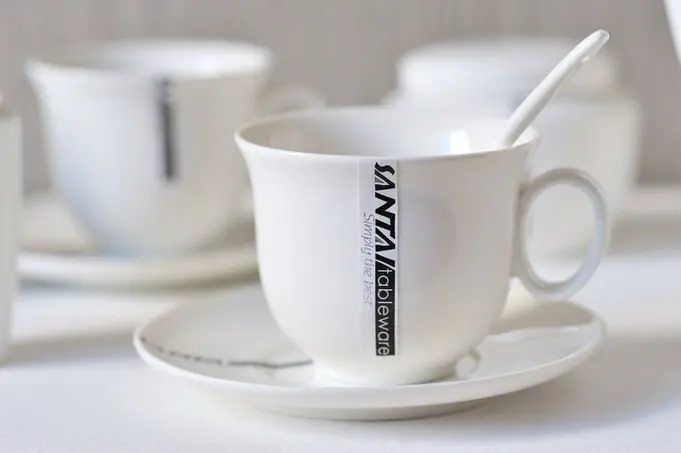 2019 New Style Wholesale White Tableware Dinner Porcelain Plates Dinnerware Sets