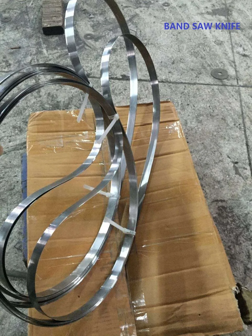 Midium размер вертикальная машина для резки губки/пены с ленточным ножом резак