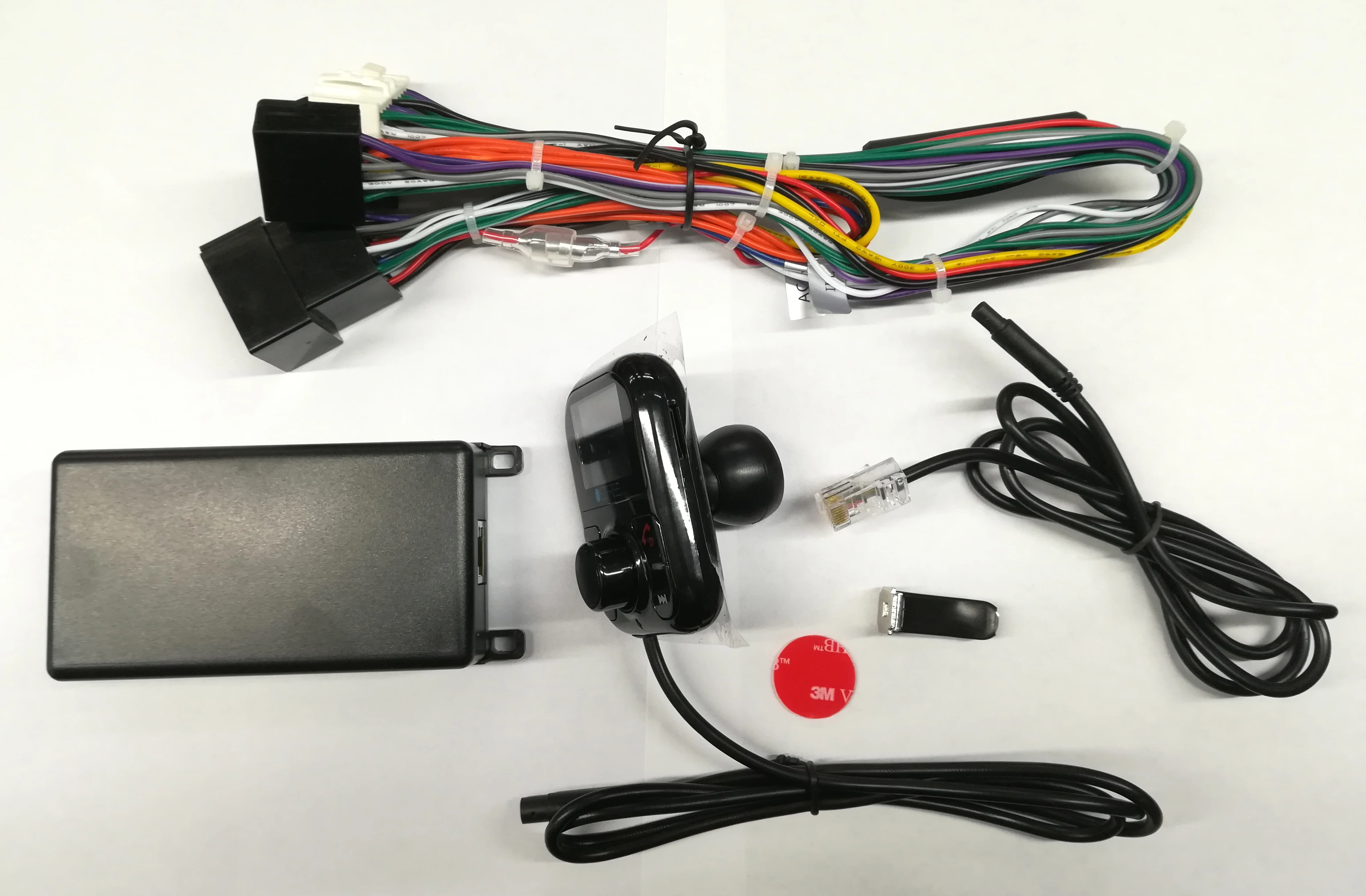 Автомобильный комплект Bluetooth с именем звонка, именем песни и именем певицы и телефонной книгой