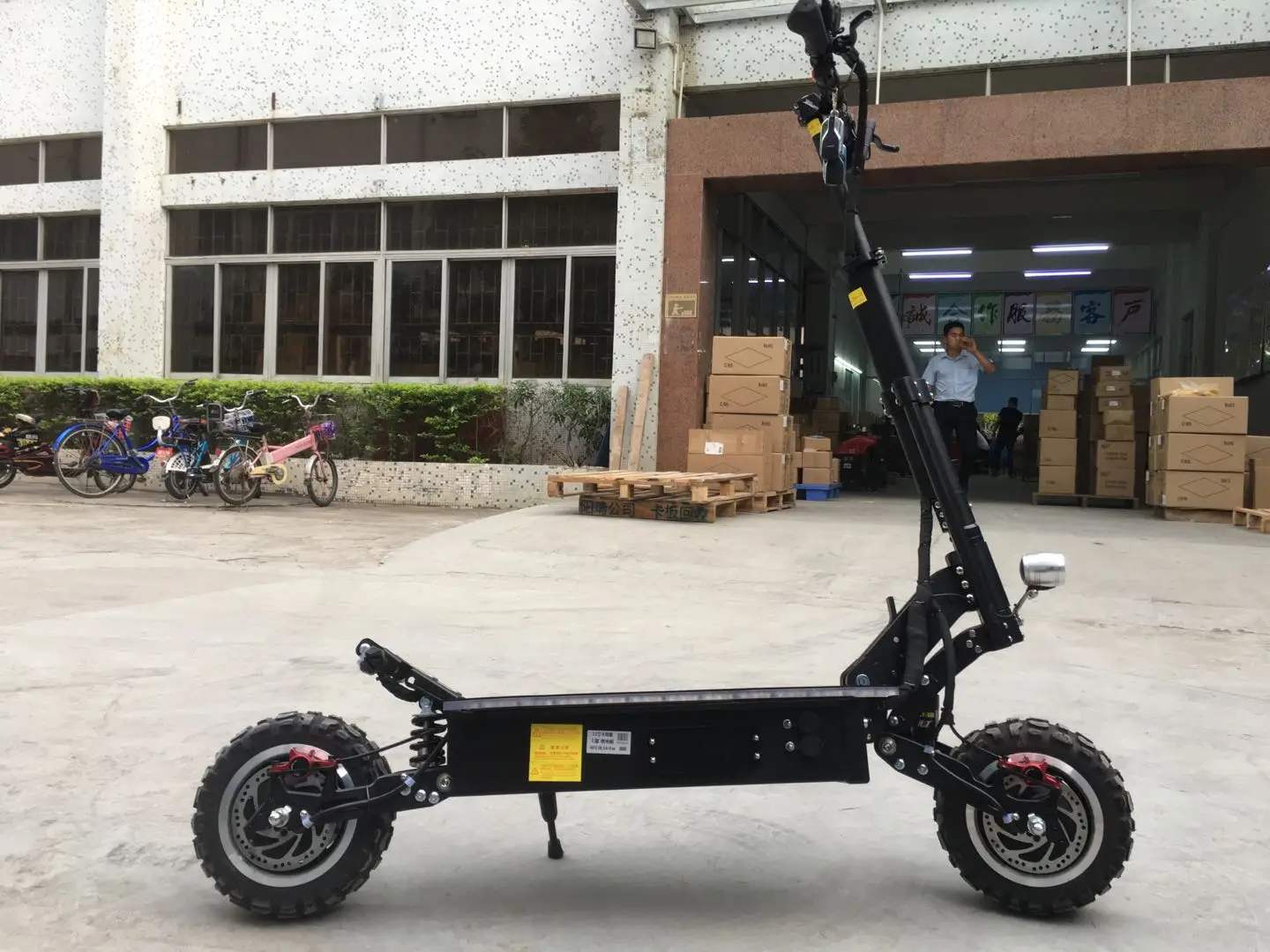 YUME hot sales 60v 20ah  lithium battery dual hub motor electric scooter for adults  with seat