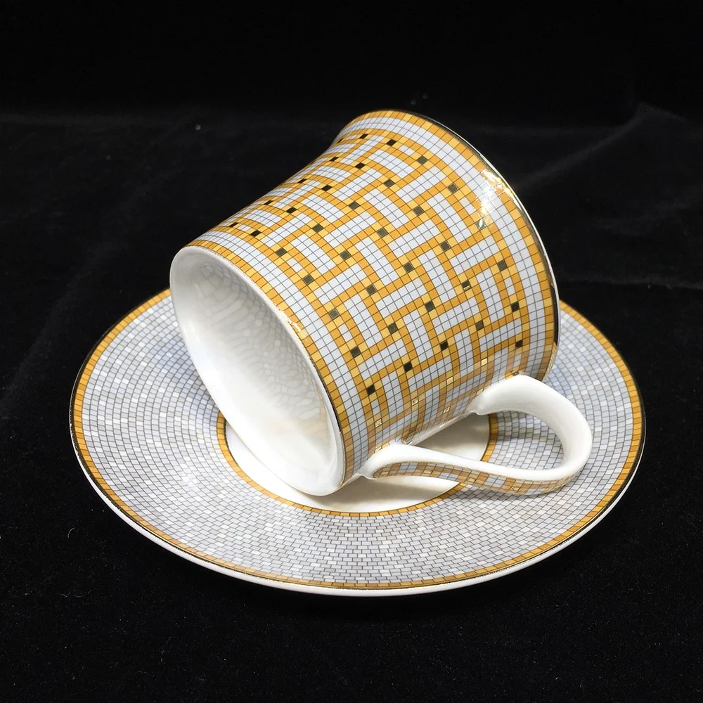 
Chaozhou Factory Luxury Fine Bone China Porcelain Dinner Sets 