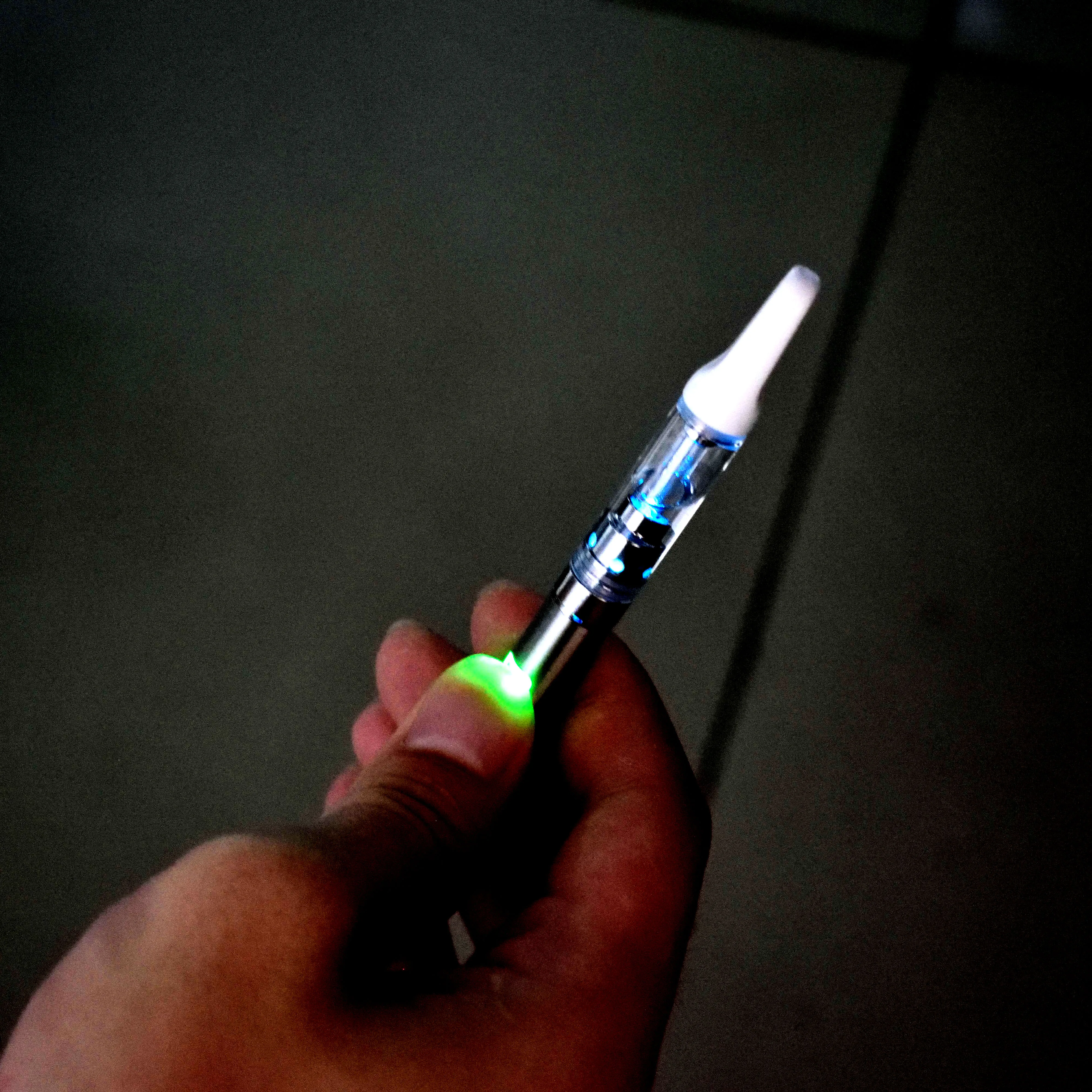 2019 трендовые керамические картриджи CBD 0 5 мл 1 Cbd Vape картридж L1 с сияющим светом во время вейпинга