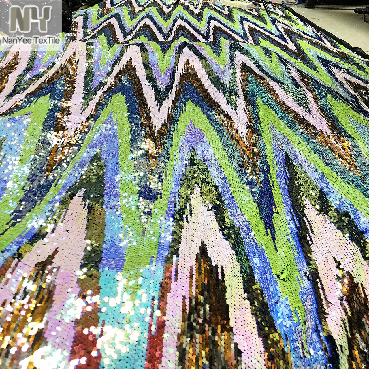 
Nanyee Textile 5mm Zigzag Stripe Design Flip Rainbow Multi Color Sequin Fabric  (62054606890)