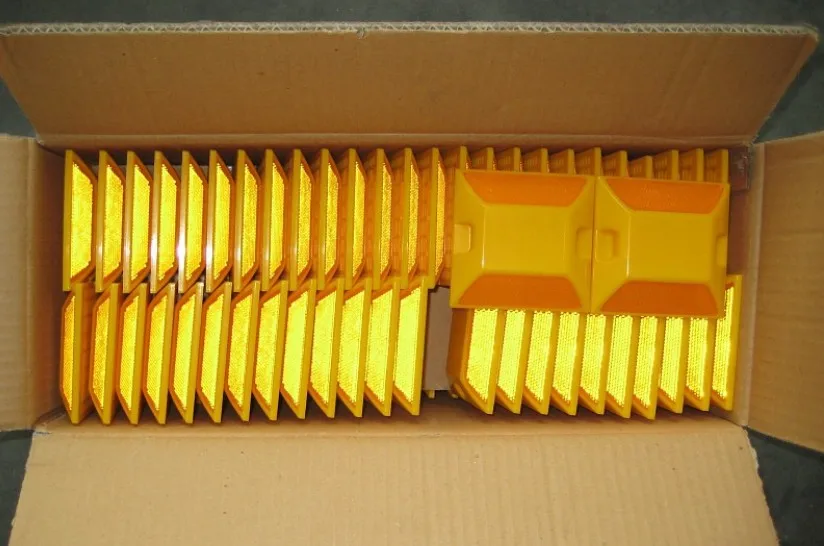 Reflective Highway Markers Plastic cat eye Road Stud Reflectors