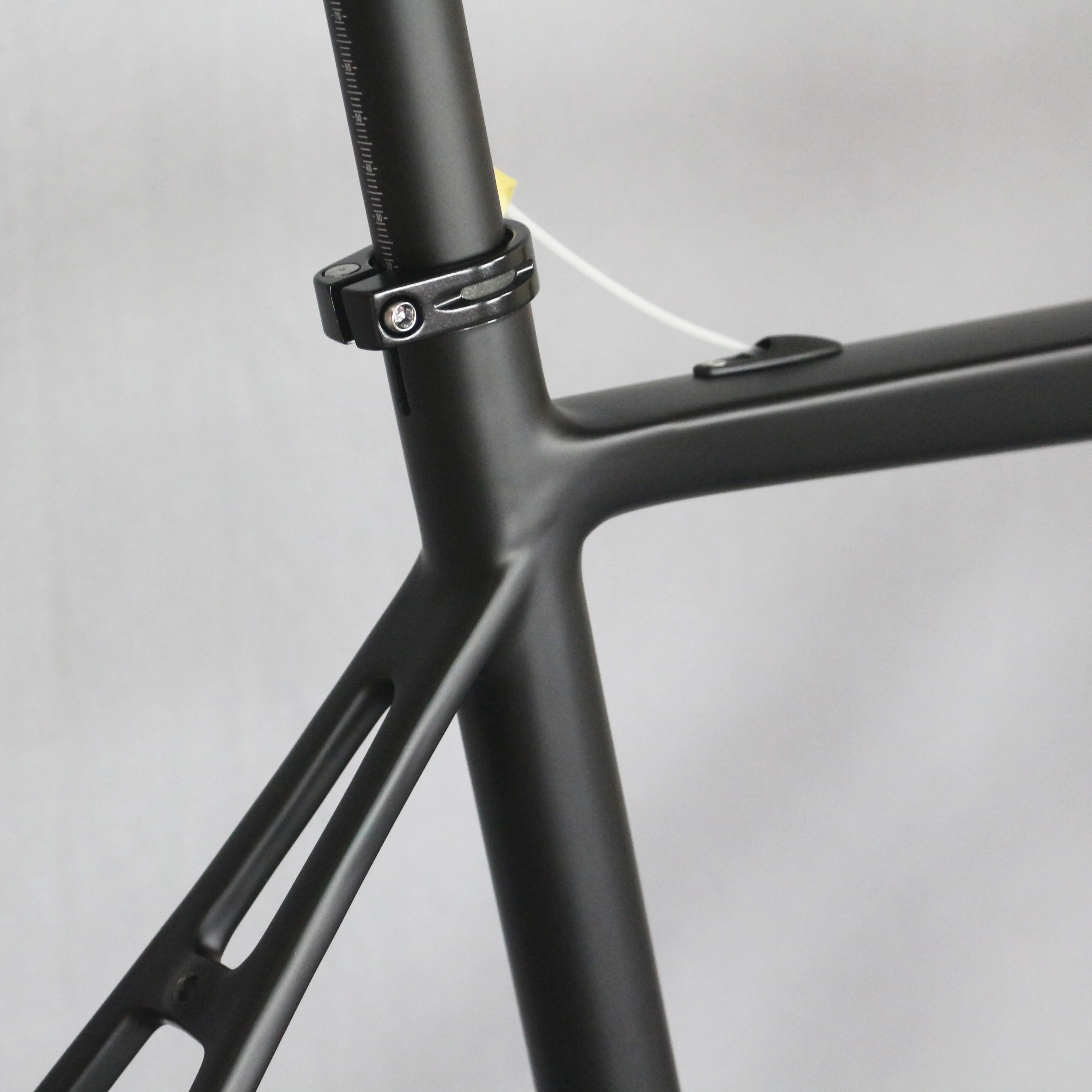 China Super light carbon road frame T1000 Bicycle Carbon Frame FM686 OEM products