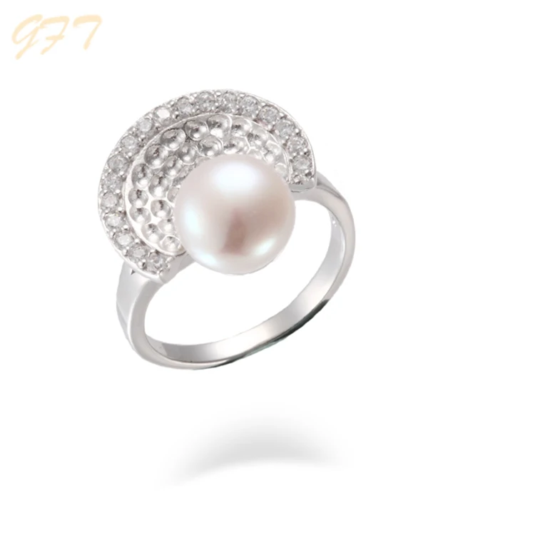 
Mirror-polished pearl silver ring with crystal 