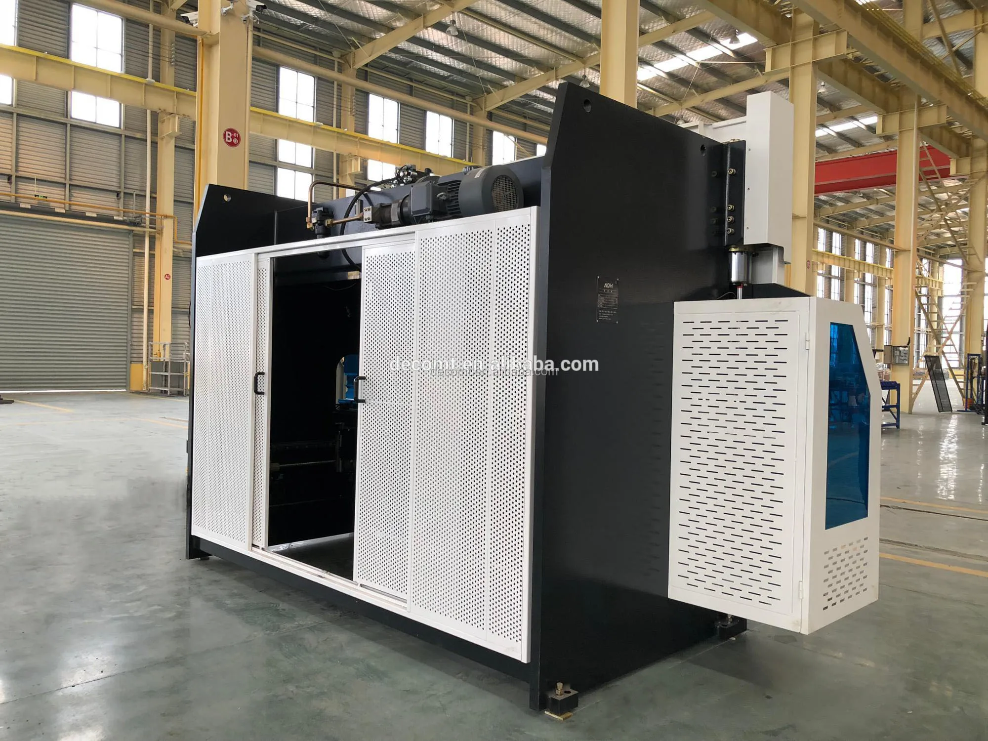 Hydraulic press brake machine cnc press brake 100tons Amada with delem DA41 CNC system