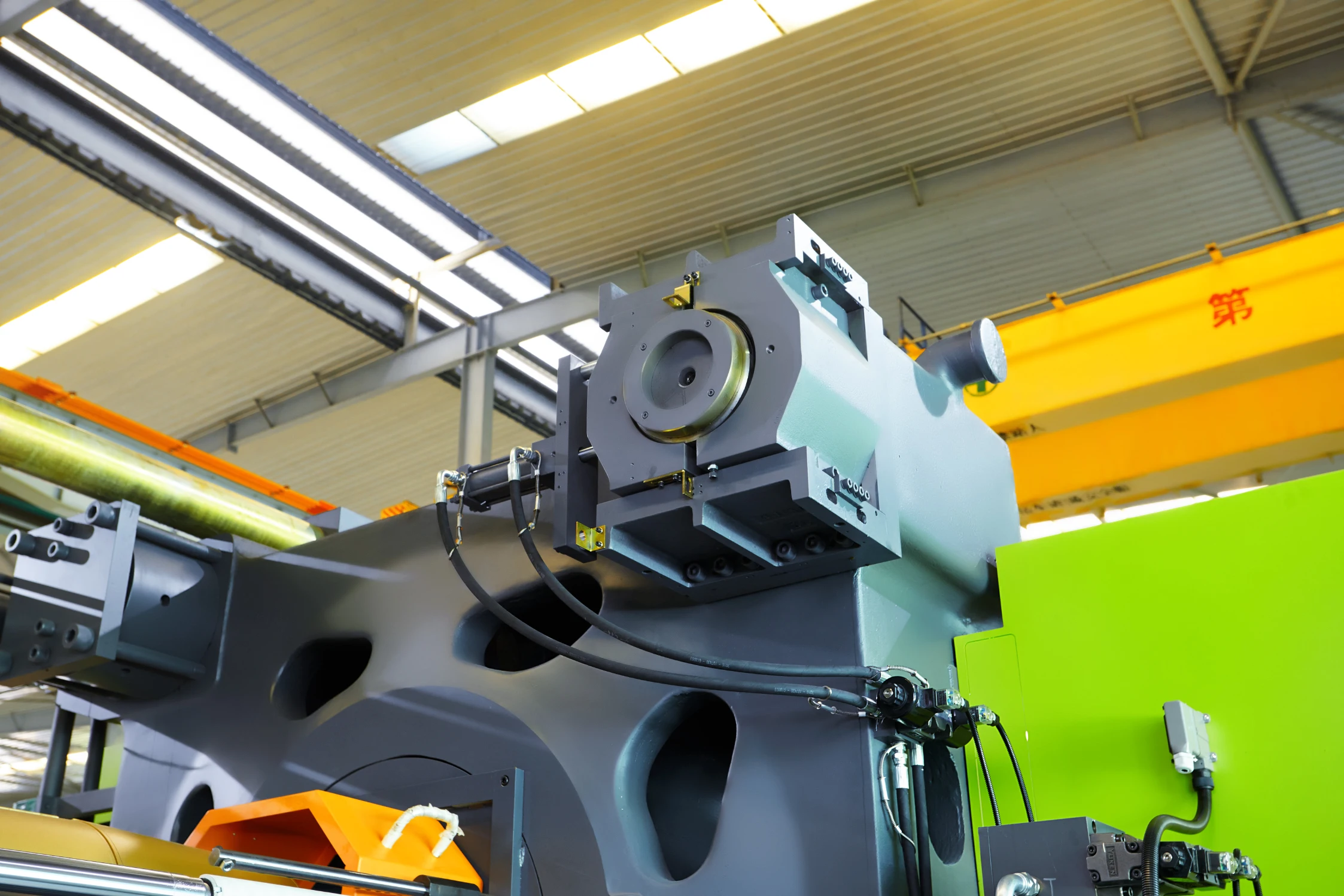 The biggest two-platen IMM manufacturer in China, Candas best sele BU2500 plastic septic tank injection molding machine