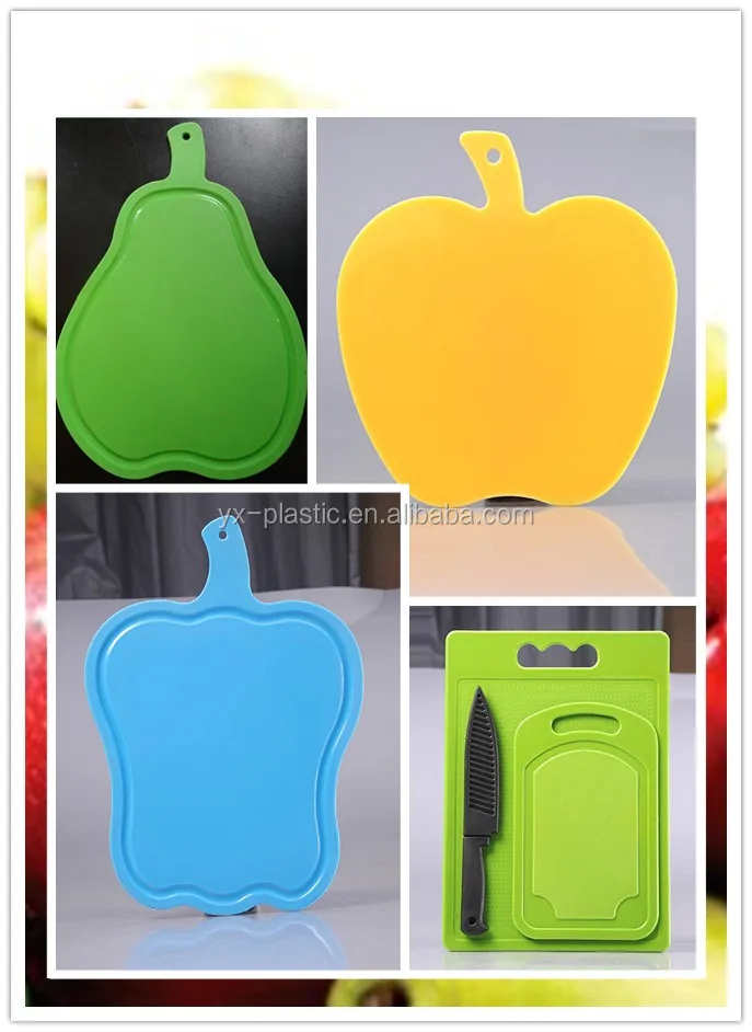 Цветная дешевая пластиковая разделочная доска с ручкой