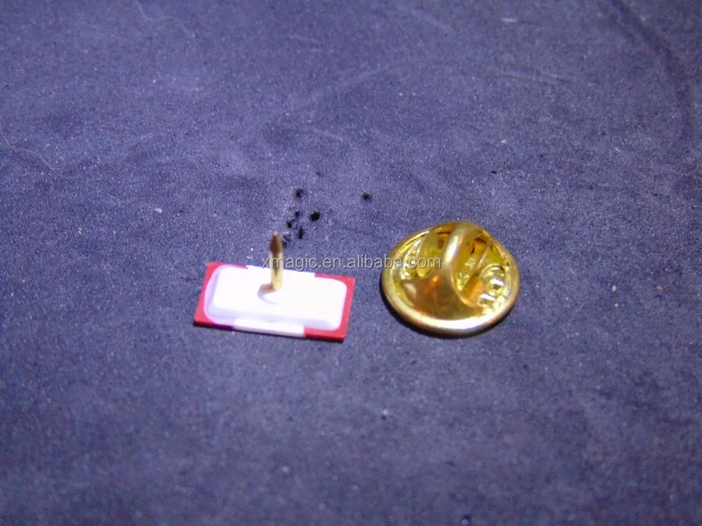 Hot sales Lapel pins of Canada Flag Red and White plastic pin badges