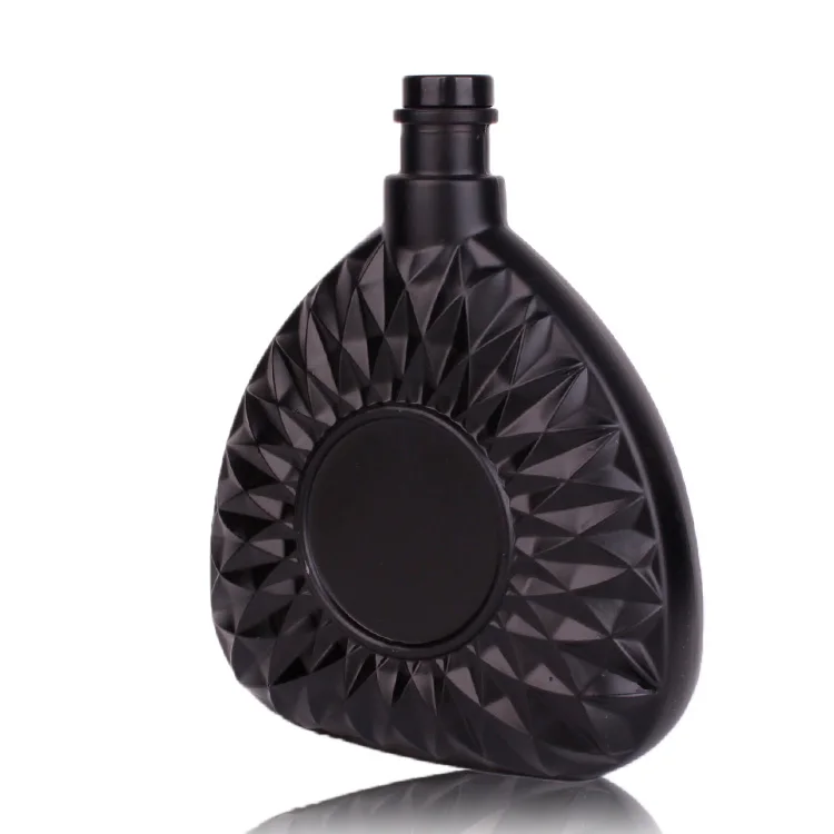 Wholesale Matte Black Liquor Vodka Brandy 500ml 750ml 1000ml  Glass Wine Bottle with cork
