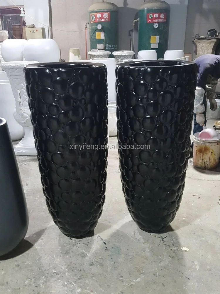 Straight Round Black Long Chinese Flower Vase with Bots