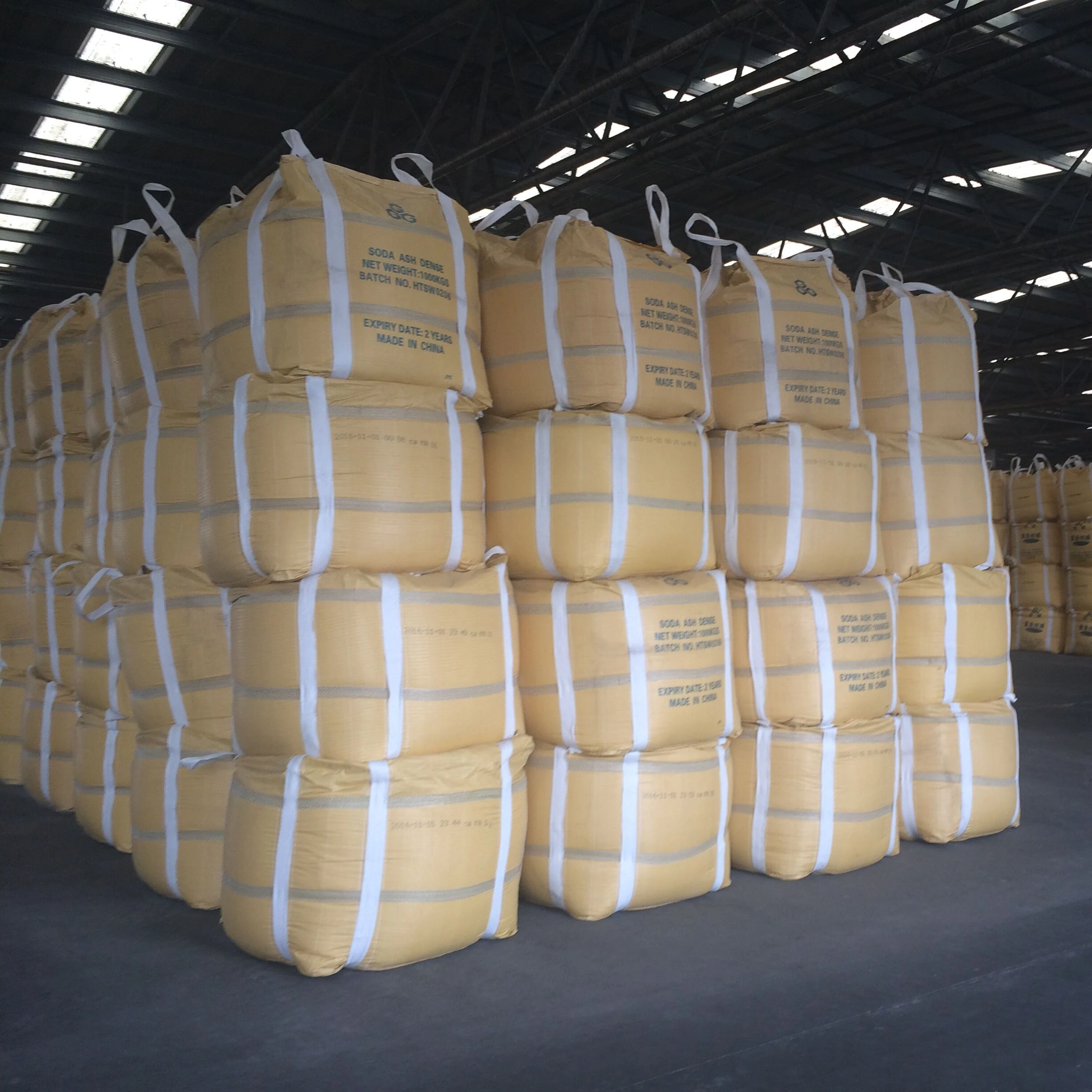 
Factory direct sales Soda Ash Dense 99.2% in bulk quantity 