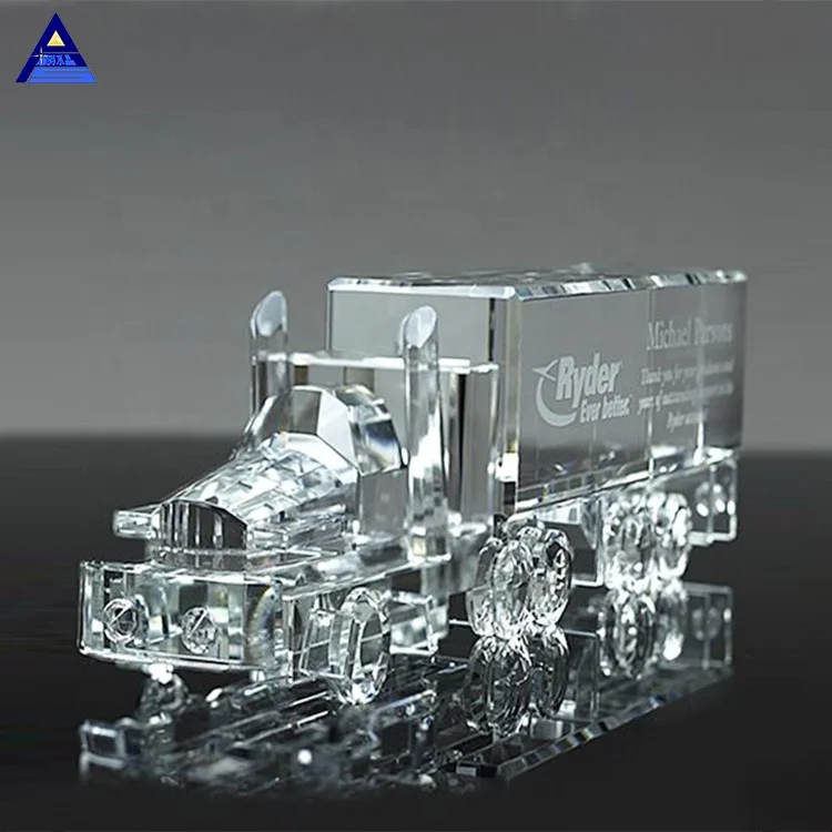 China New Souvenir Gifts Crystal 18 Wheeler Truck Award Trophy