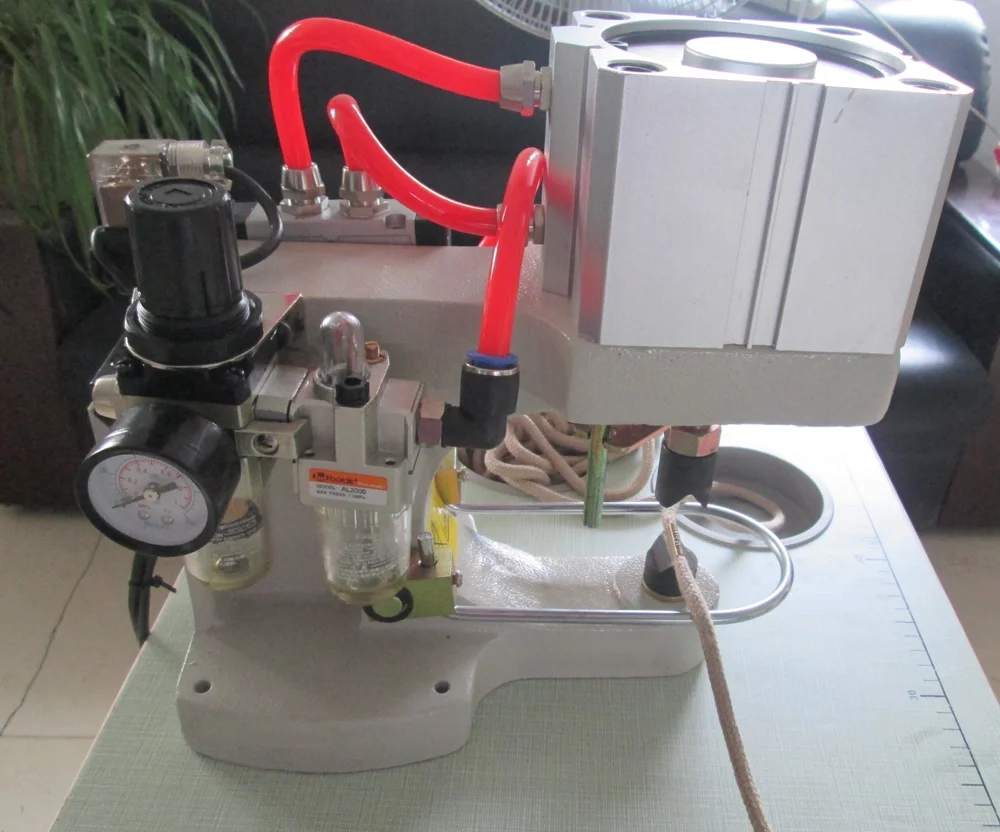 Машина для опрокидывания металла